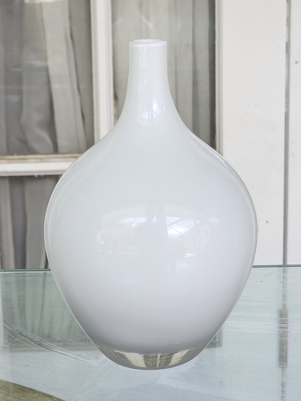 IKEA Modernist White Salong Bud Vase, Hand Blown Glass, Beautiful Shape